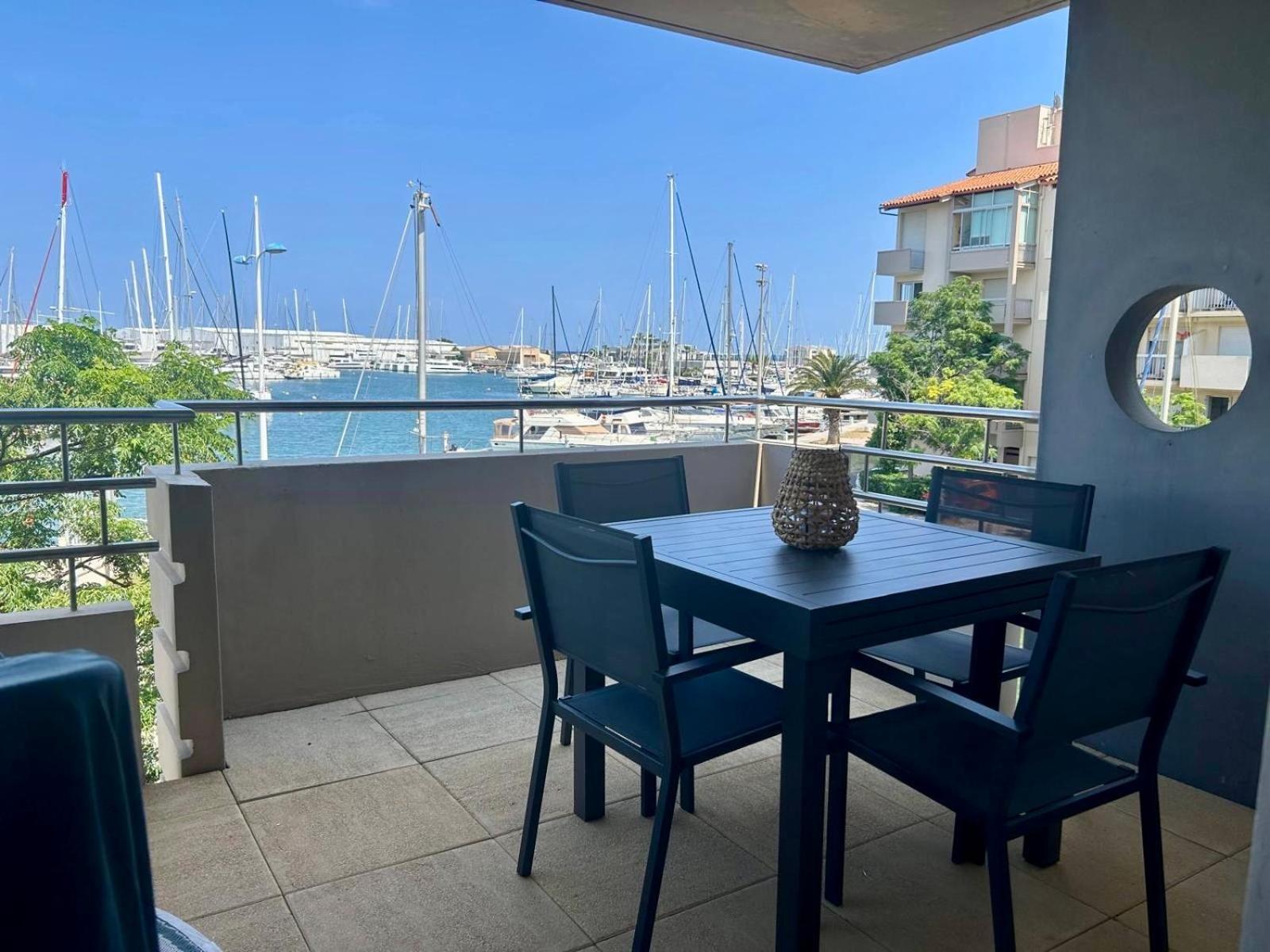 2 Vue Port Et Avec Belle Terrasse - 2 Bedrooms Port And Sea View With Spacious Terrace Apartamento